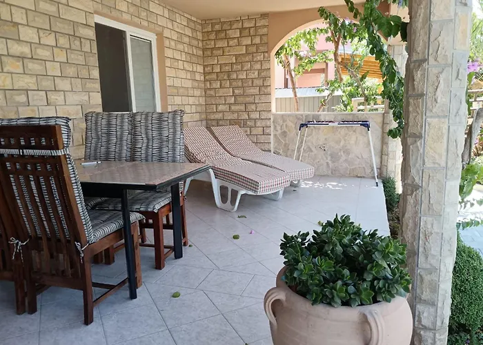 Moreta Mare Mit Terrasse By Interhome Apartmán Biograd Na Moru